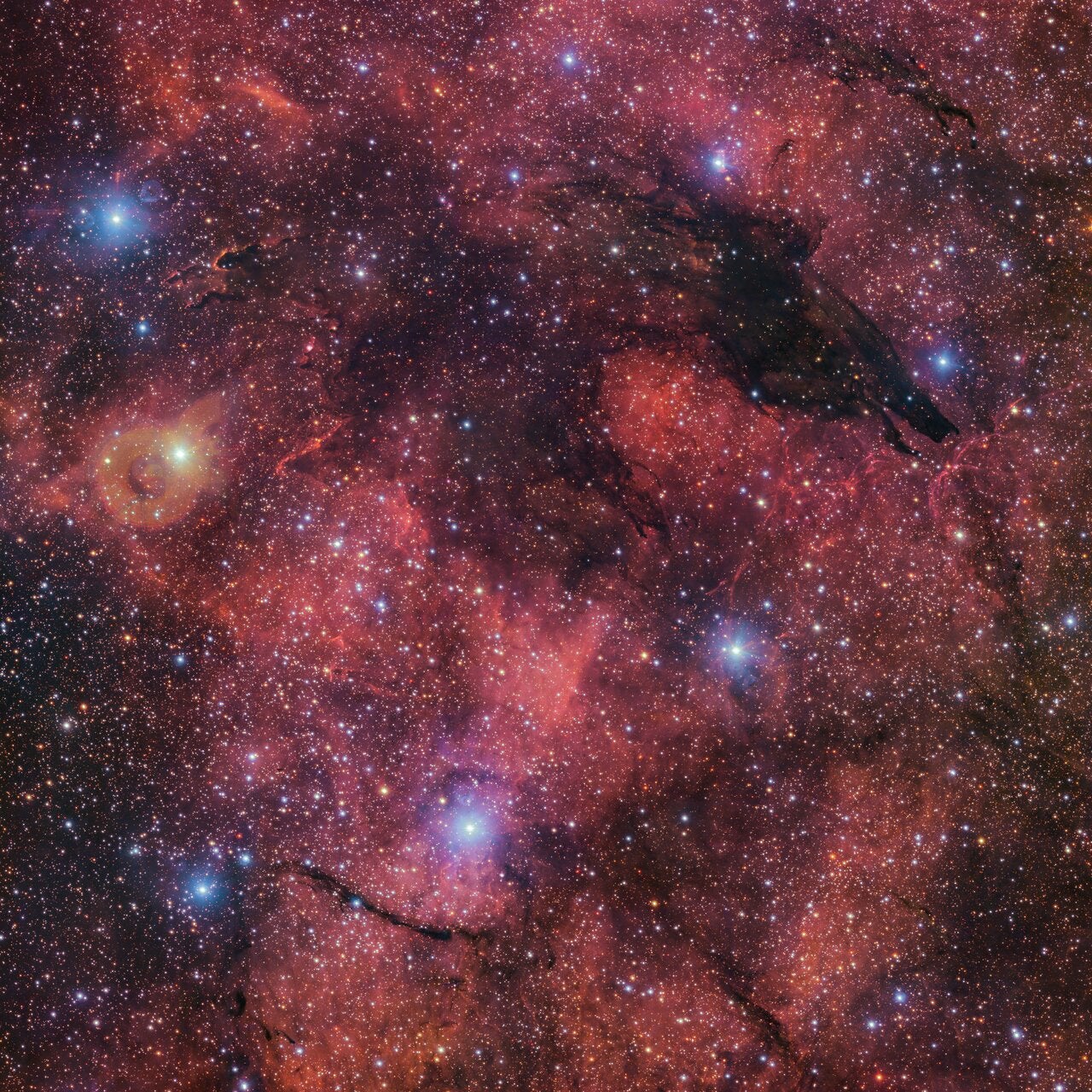 ESO captures the Dark Wolf Nebula wandering across the Milky Way